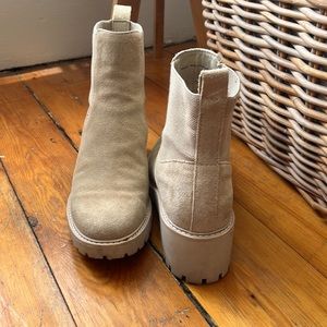 Dolce Vita beige boots